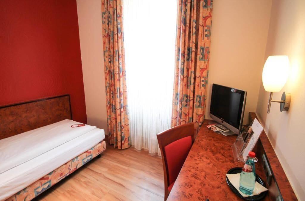 Hotel Miramar am Römer Frankfurt am Main Bagian luar foto