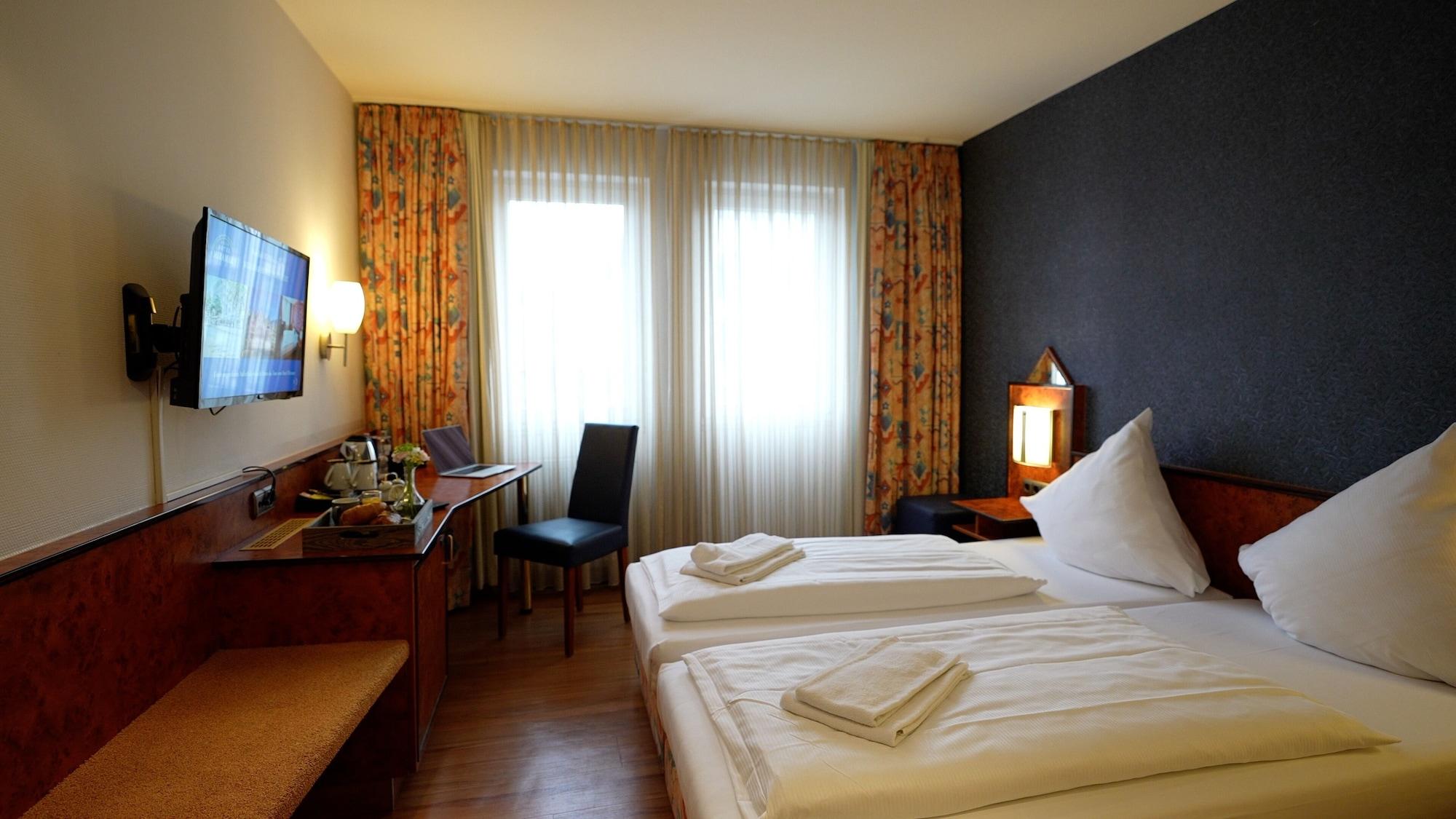Hotel Miramar am Römer Frankfurt am Main Bagian luar foto